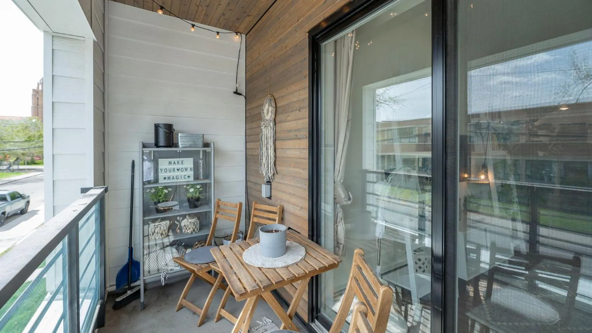 The Iris - Downtown Condo With A/C In Mission Calgary