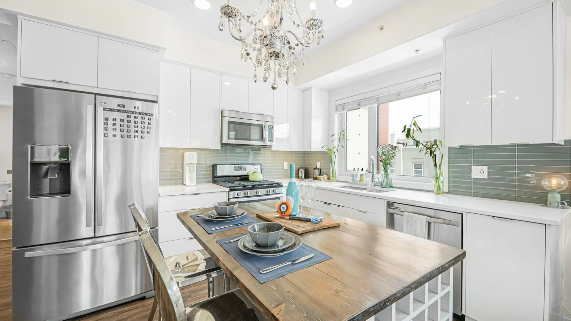 Apartment The Iris - Downtown Condo With A/C In Mission Calgary Canada