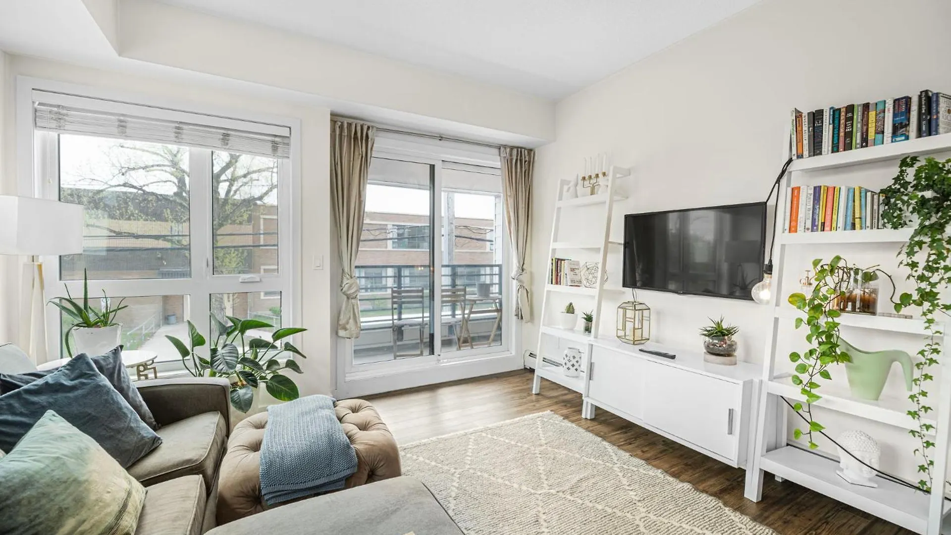 The Iris - Downtown Condo With A/C In Mission Calgary 0*,  Canada