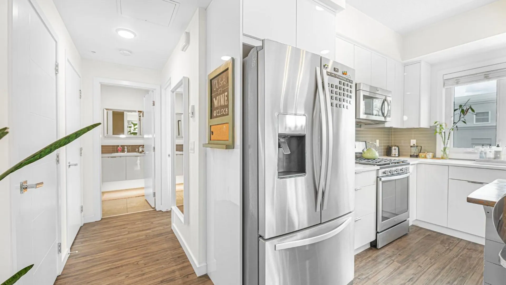 The Iris - Downtown Condo With A/C In Mission Calgary